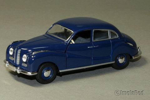 1952 BMW 501 dark blue Hersteller Schuco Vitrine BestellNr 02014